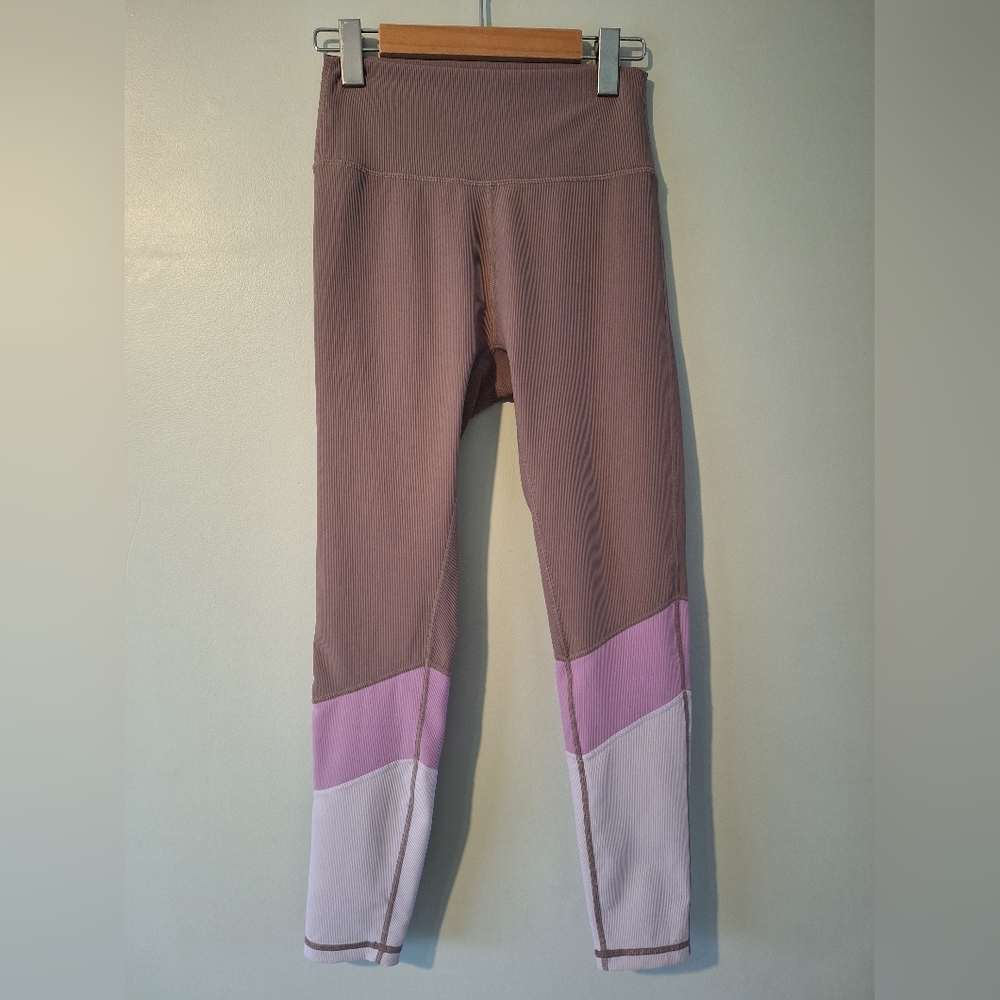 WILO The Label Sz. M High Rise Color Block Leggings Taupe Purple Ribbed
